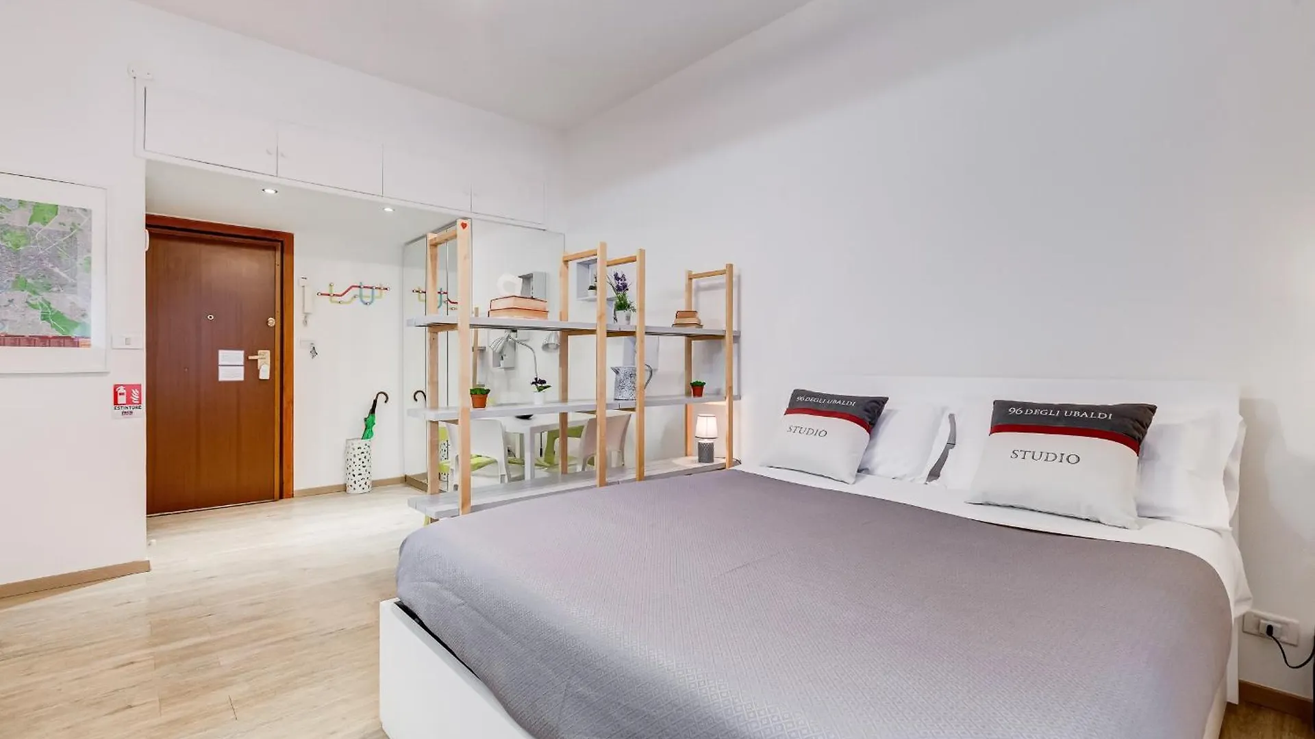 Apartment 96 Degli Ubaldi Studio Rome